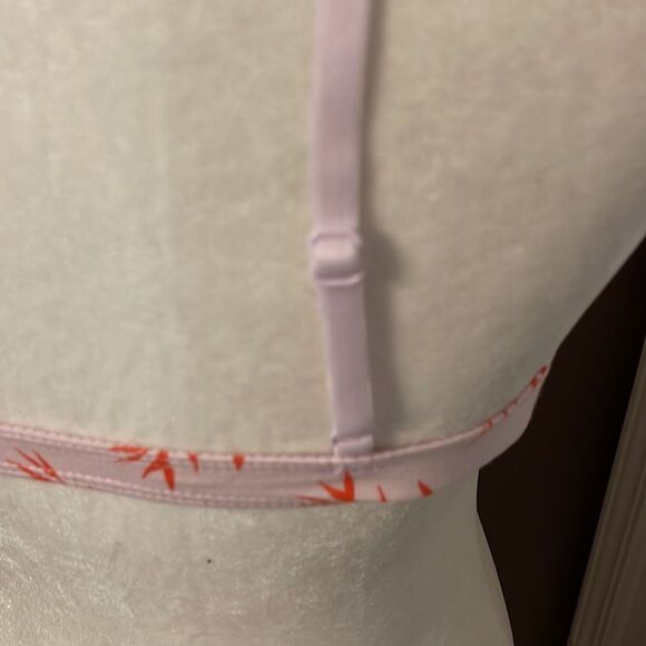 Out From Under Urban Outfitters Bralette NWOT Medium - Picture 8 of 11